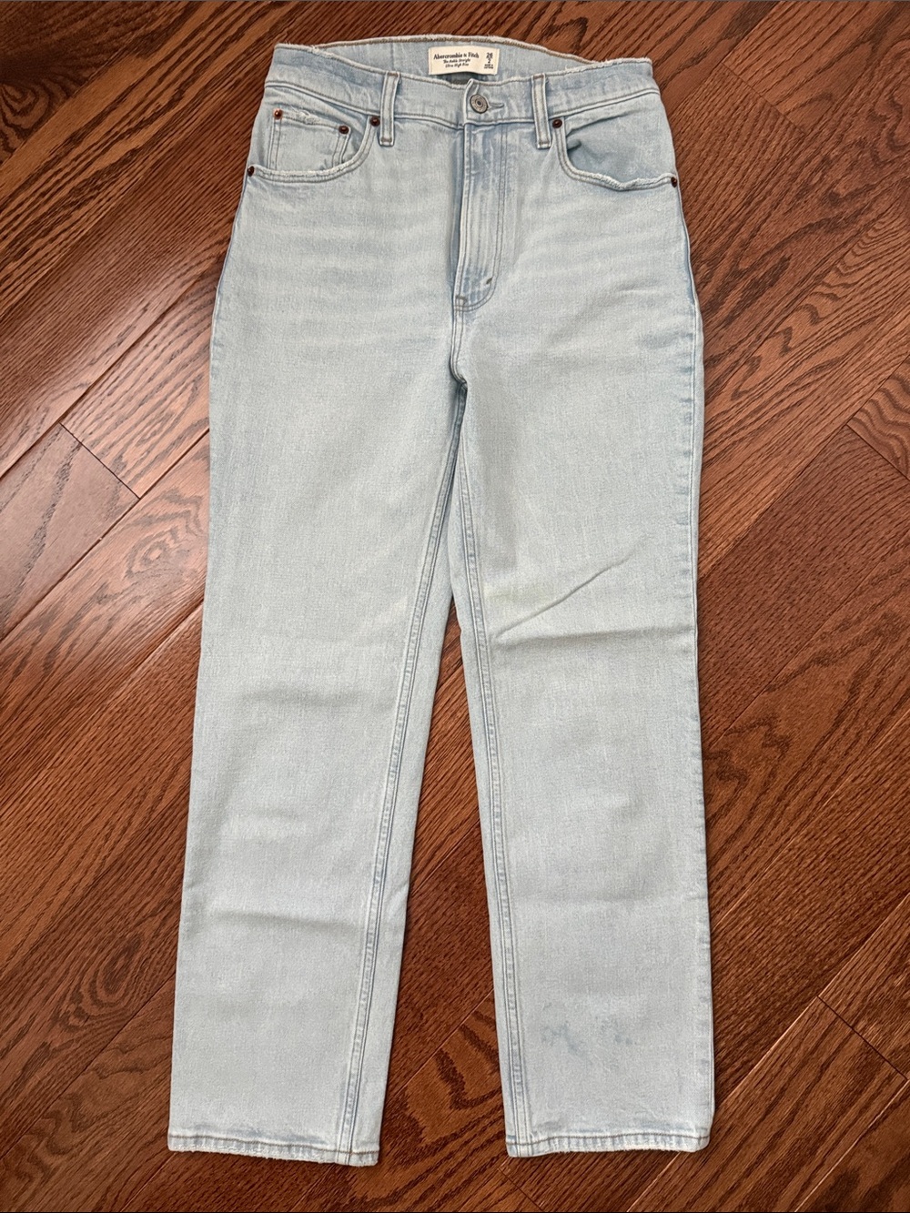 Abercrombie & Fitch Light Blue High-Rise The ankle Straight Jeans size 26